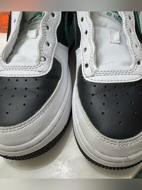 Nike Two-Tone Black & White Low-Top Sneakers